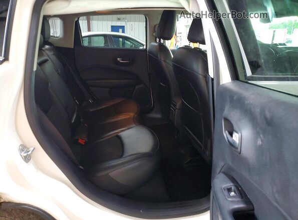 3C4NJDBB2LT239971 2020 JEEP COMPASS White Սալոնի հետևի տեսք