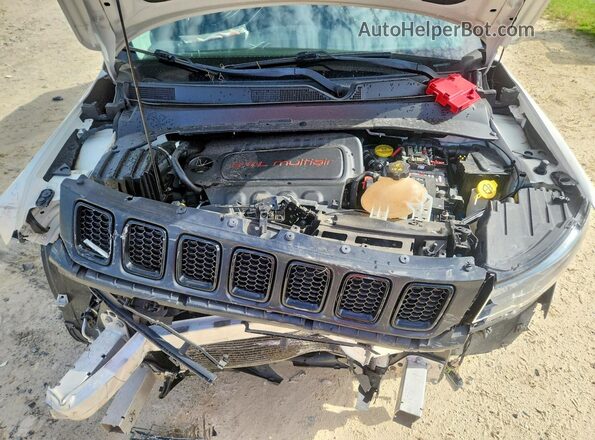 3C4NJDBB2LT240148 2020 JEEP COMPASS White Widok komory silnika