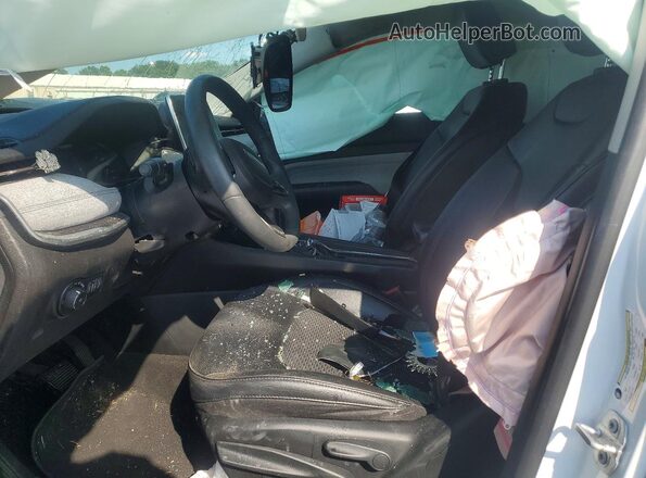 3C4NJDBB2NT134818 2022 JEEP COMPASS White Widok wnętrza z przodu