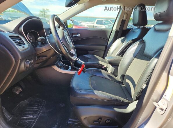 3C4NJDBB3HT655941 2017 JEEP COMPASS Silver Vista interior delantera