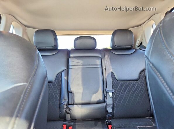 3C4NJDBB3HT655941 2017 JEEP COMPASS Silver Vista de los asientos traseros