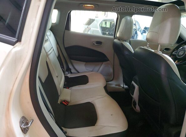 3C4NJDBB3HT664543 2017 JEEP COMPASS White Вид задньої частини салону