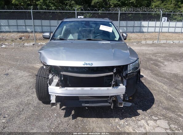 3C4NJDBB3JT314268 2018 JEEP COMPASS Silver Vista interior trasera
