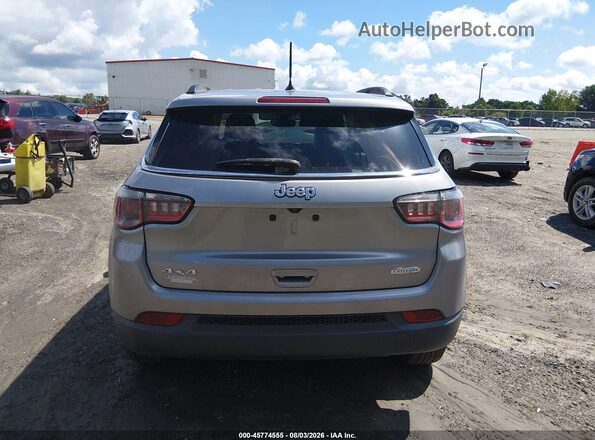 3C4NJDBB3JT314268 2018 JEEP COMPASS Silver 