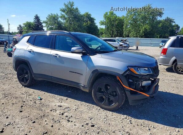 3C4NJDBB3JT395059 2018 JEEP COMPASS Gray Delantero derecho