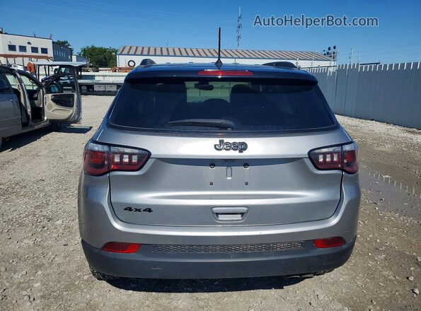 3C4NJDBB3JT395059 2018 JEEP COMPASS Gray Vista trasera