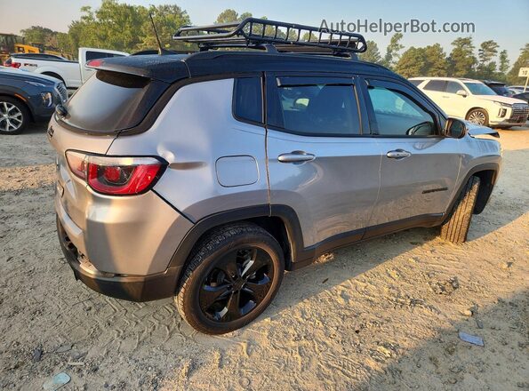 3C4NJDBB3JT479009 2018 JEEP COMPASS Gray Trasero derecho