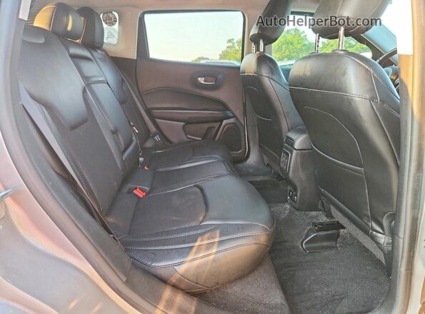 3C4NJDBB3JT479009 2018 JEEP COMPASS Gray Vista interior trasera