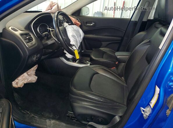 3C4NJDBB3KT678465 2019 JEEP COMPASS Синий Вид салона спереди