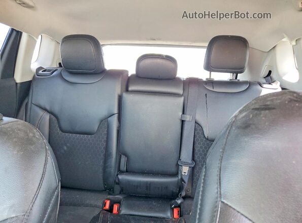 3C4NJDBB3MT589238 2021 JEEP COMPASS Gray Vista de los asientos traseros
