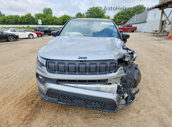 3C4NJDBB3NT186412 2022 JEEP COMPASS Silver Vista frontal