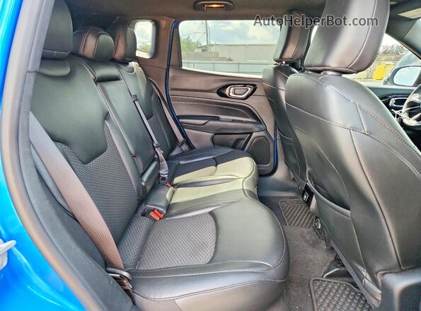3C4NJDBB3NT196731 2022 JEEP COMPASS Синий Вид задней части салона
