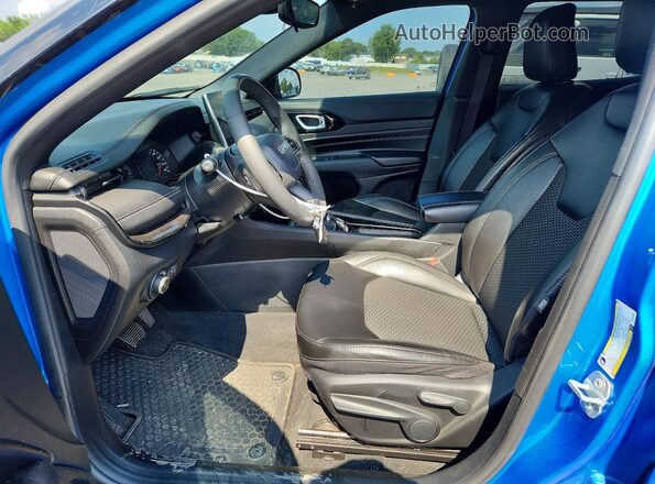 3C4NJDBB3NT196731 2022 JEEP COMPASS Синий Вид салона спереди