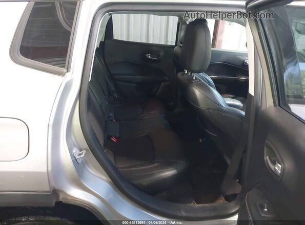 3C4NJDBB4JT161688 2018 JEEP COMPASS Серебряный Вид наклейки с VIN-кодом
