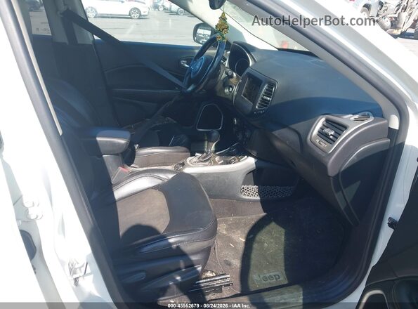 3C4NJDBB4JT206256 2018 JEEP COMPASS White Vista interior delantera