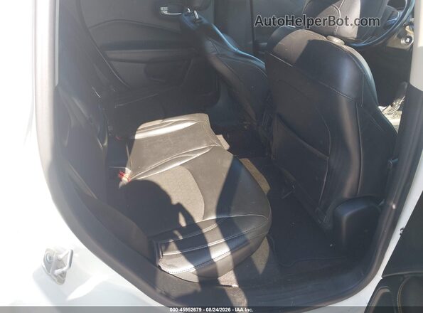 3C4NJDBB4JT206256 2018 JEEP COMPASS White Vista de la etiqueta del VIN