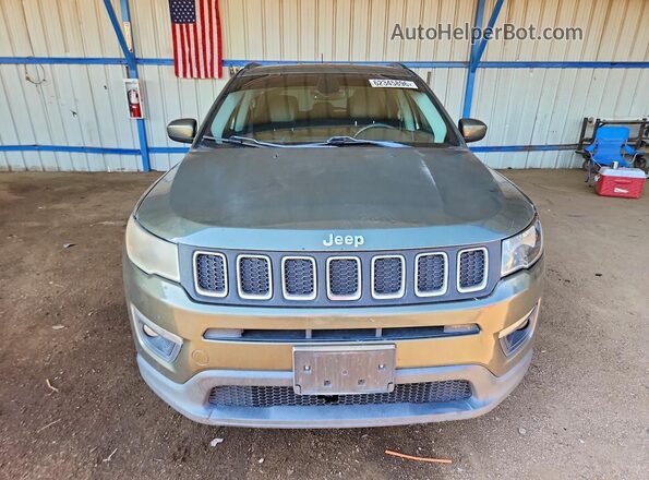 3C4NJDBB4JT231366 2018 JEEP COMPASS Green Widok z przodu