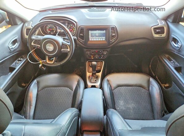 3C4NJDBB4JT231366 2018 JEEP COMPASS Green Widok deski rozdzielczej