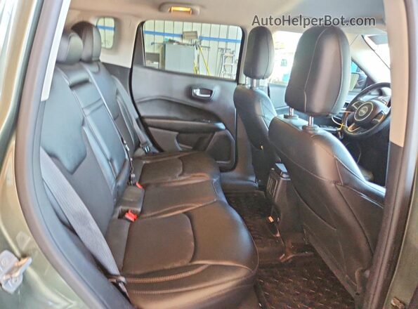 3C4NJDBB4JT231366 2018 JEEP COMPASS Green Widok tylnych siedzeń
