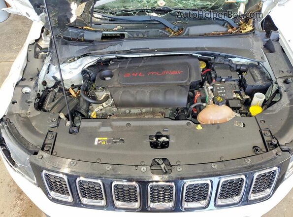3C4NJDBB4JT241153 2018 JEEP COMPASS White Vista del compartimento del motor