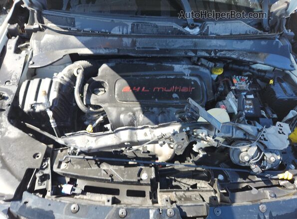 3C4NJDBB4JT245820 2018 JEEP COMPASS White Vista del compartimento del motor
