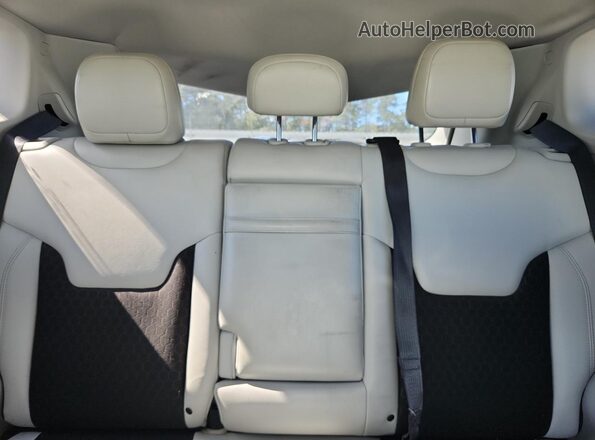 3C4NJDBB4JT245820 2018 JEEP COMPASS White Vista de los asientos traseros