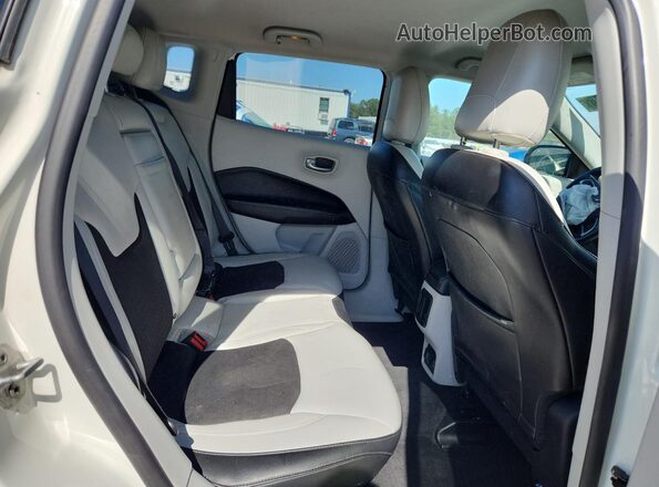 3C4NJDBB4JT245820 2018 JEEP COMPASS White Vista interior trasera