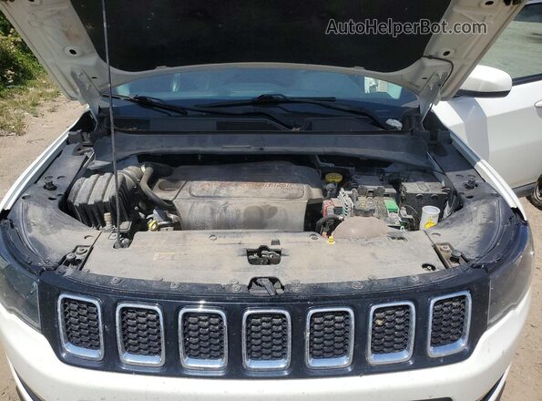 3C4NJDBB4JT261483 2018 JEEP COMPASS White Widok komory silnika