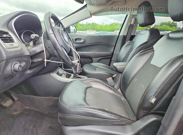 3C4NJDBB4KT755280 2019 JEEP COMPASS Серый Вид салона спереди