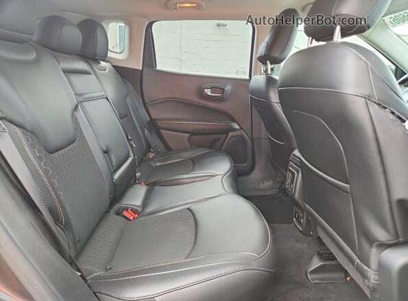 3C4NJDBB4KT755280 2019 JEEP COMPASS Серый Вид задней части салона