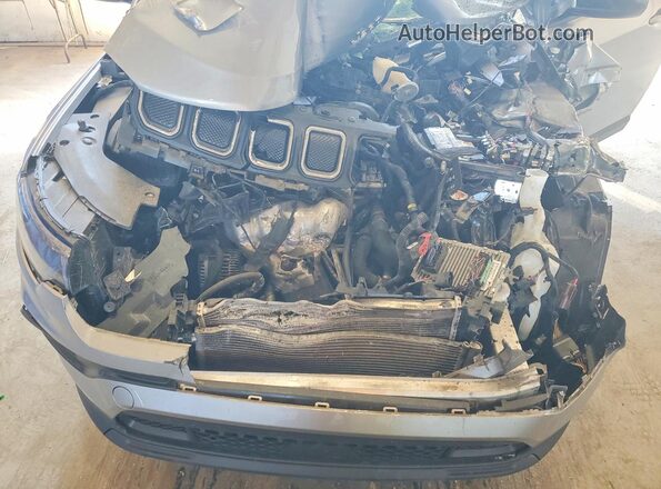 3C4NJDBB4NT207736 2022 JEEP COMPASS Silver ძრავის განყოფილების ხედი