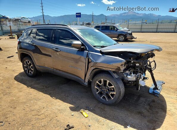 3C4NJDBB5JT114735 2018 JEEP COMPASS Gray Передня права чверть