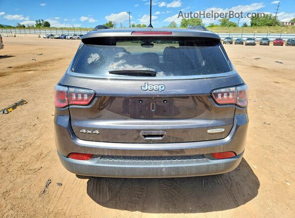 3C4NJDBB5JT114735 2018 JEEP COMPASS Gray Вид ззаду