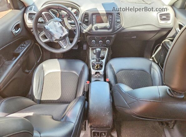 3C4NJDBB5JT114735 2018 JEEP COMPASS Gray Вид панелі приладів