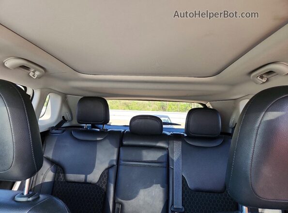 3C4NJDBB5JT178421 2018 JEEP COMPASS White Հետևի նստատեղերի տեսք