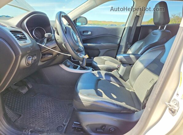 3C4NJDBB5JT178421 2018 JEEP COMPASS White Սալոնի դիմացի տեսք