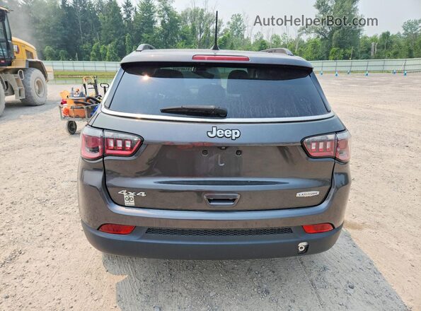 3C4NJDBB5JT179228 2018 JEEP COMPASS Gray უკანა ხედი