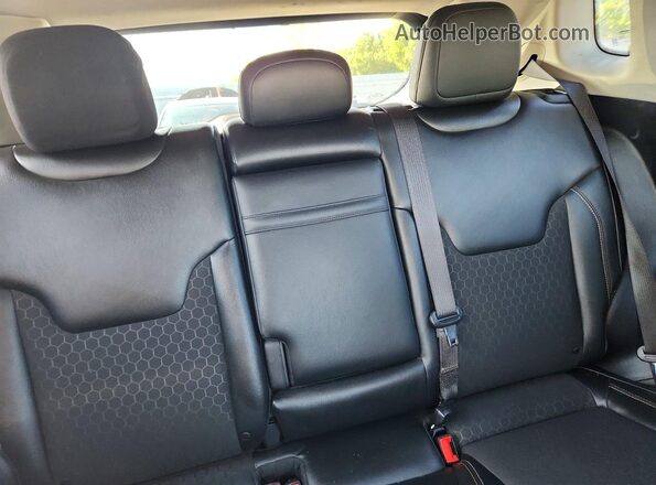 3C4NJDBB5JT397234 2018 JEEP COMPASS Blue Rear seats view