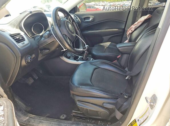 3C4NJDBB5KT839060 2019 JEEP COMPASS Белый Вид салона спереди