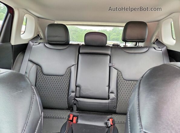 3C4NJDBB5MT569847 2021 JEEP COMPASS Burgundy Вид задніх сидінь