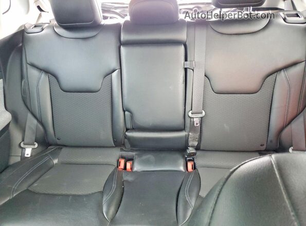 3C4NJDBB5NT174133 2022 JEEP COMPASS Black Հետևի նստատեղերի տեսք