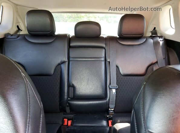 3C4NJDBB6JT139434 2018 JEEP COMPASS Белый Вид задних сидений