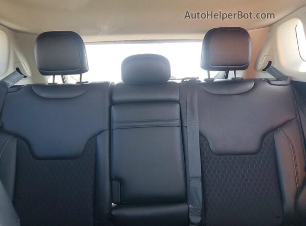 3C4NJDBB6JT155097 2018 JEEP COMPASS Черный Вид задних сидений