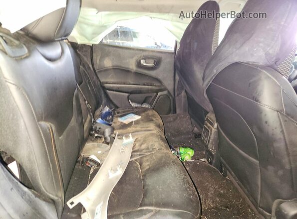 3C4NJDBB6JT160963 2018 JEEP COMPASS Blue Rear interior view