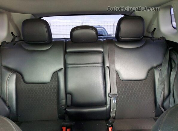 3C4NJDBB6JT176841 2018 JEEP COMPASS Gray Вид задніх сидінь
