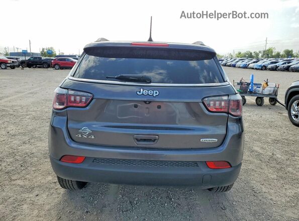 3C4NJDBB6JT176841 2018 JEEP COMPASS Gray Вид ззаду