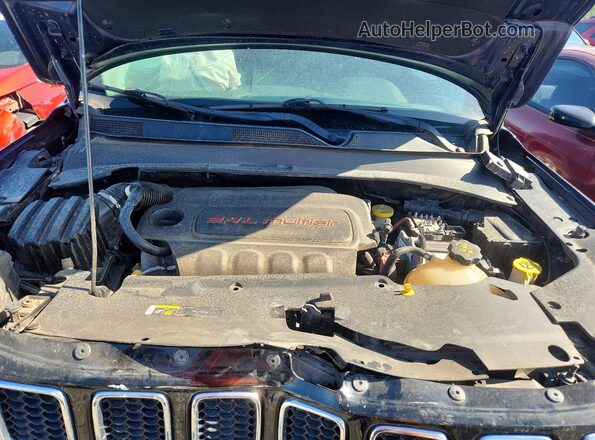 3C4NJDBB6JT232082 2018 JEEP COMPASS Blue Rear interior view