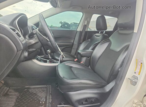 3C4NJDBB6JT283047 2018 JEEP COMPASS White წინა სალონის ხედი