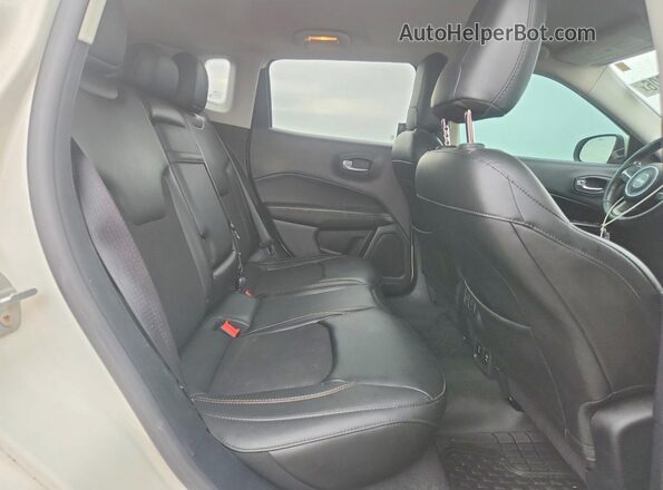 3C4NJDBB6JT283047 2018 JEEP COMPASS White უკანა სალონის ხედი