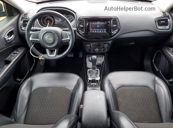 3C4NJDBB6MT530829 2021 JEEP COMPASS Gray Widok deski rozdzielczej